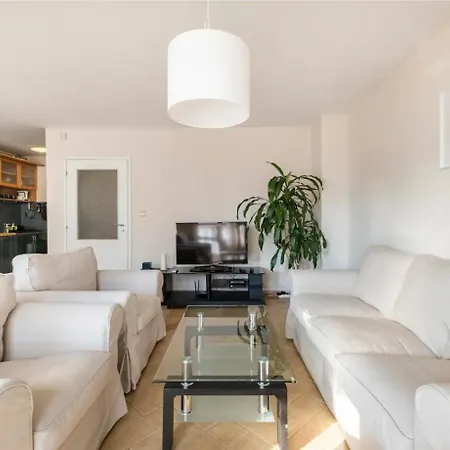 2bdr Duplex With Parking Appartement *