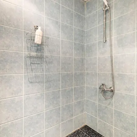 2bdr Duplex With Parking *